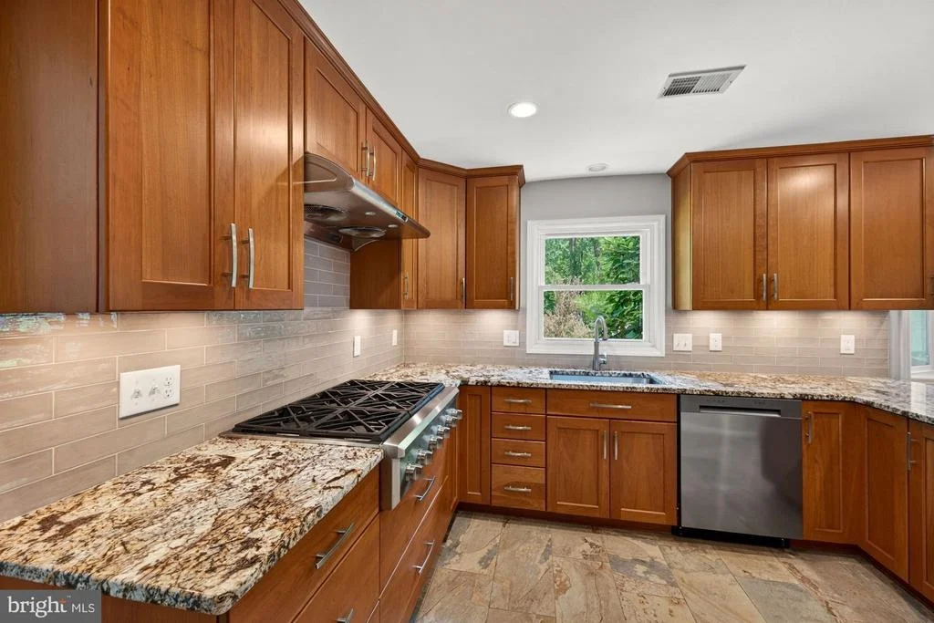 Photo of 11416 VALE ROAD