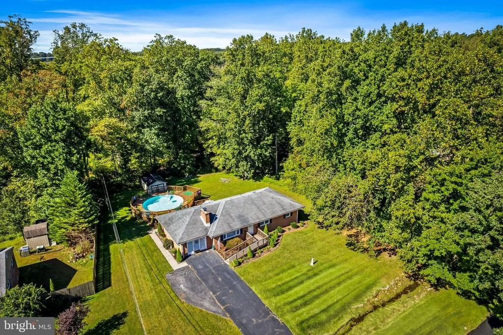 Photo of 410 STONEY TERRACE