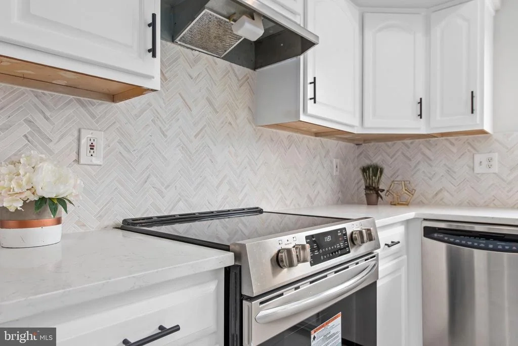 Photo of 6523 SPRINGCREST DRIVE