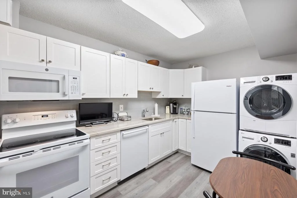 Photo of Unit 2822 at 15107 INTERLACHEN DRIVE