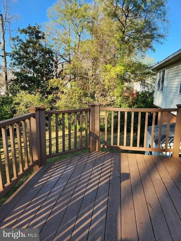 Photo of 8230 RIVERSIDE ROAD