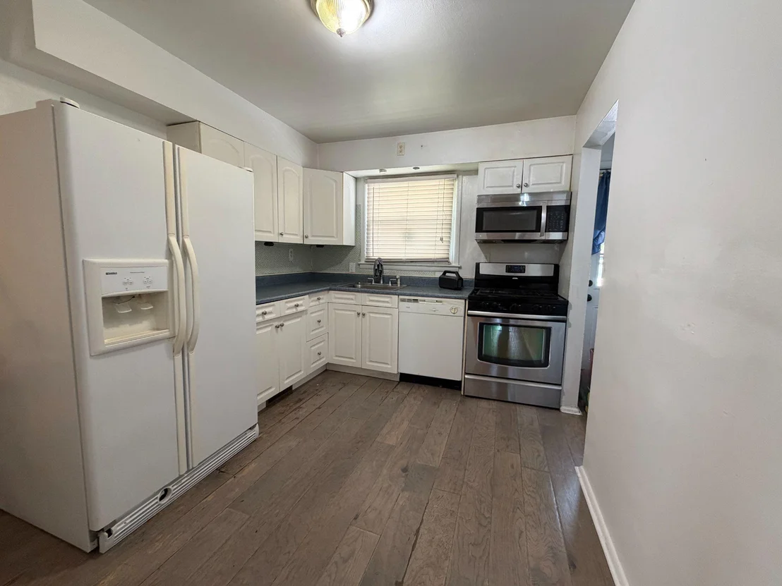 Photo of 1344 MARTIN DRIVE