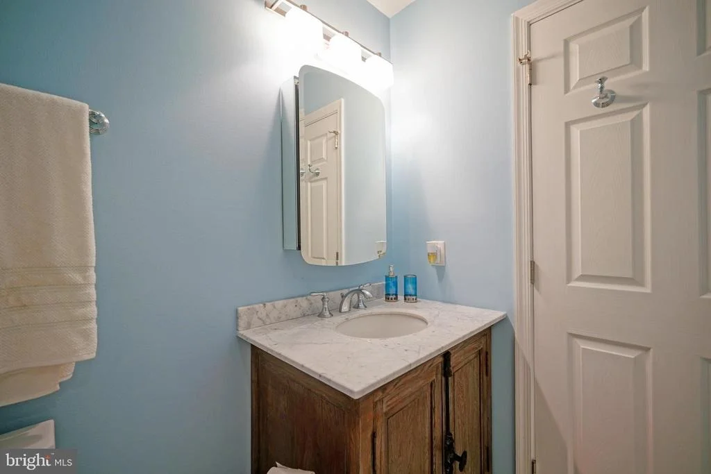 Photo of 8 CAROLINE LANE