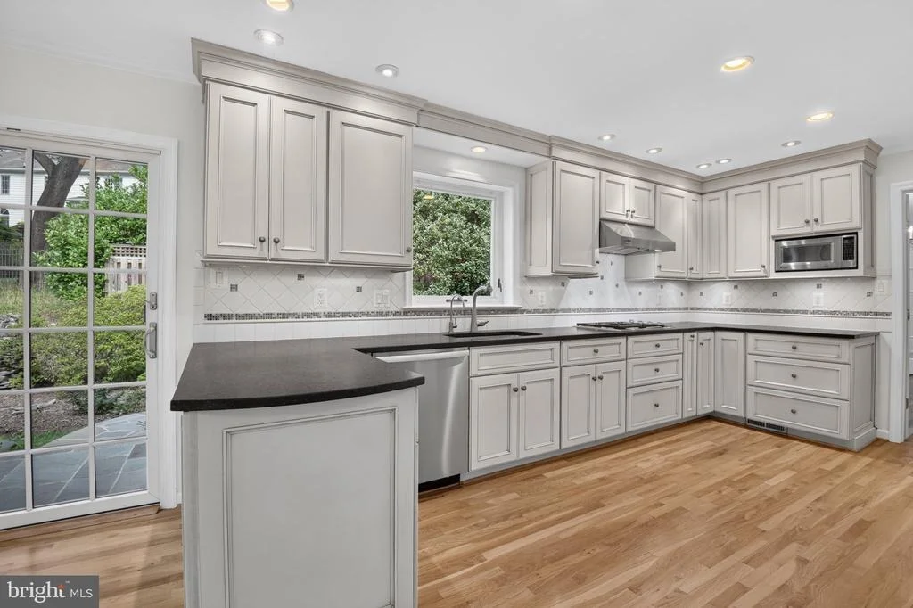 Photo of 6309 KENHOWE DRIVE