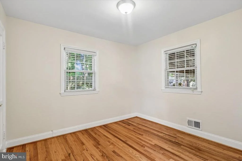 Photo of 1501 CREST ROAD