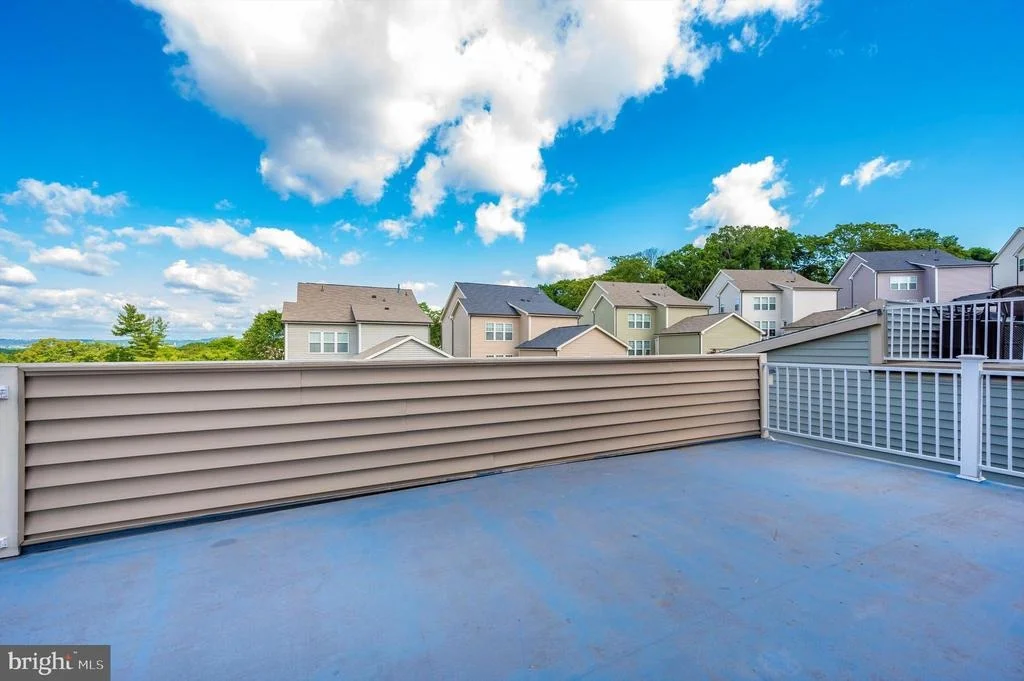 Photo of 8420 CLIFFVIEW LANE