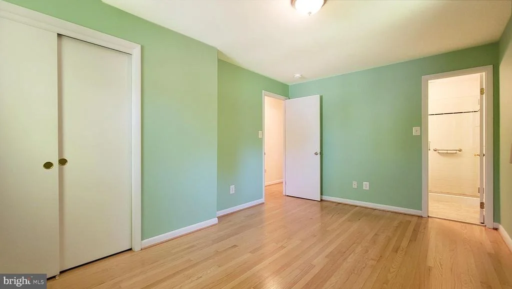 Photo of 3926 HOWARD STREET