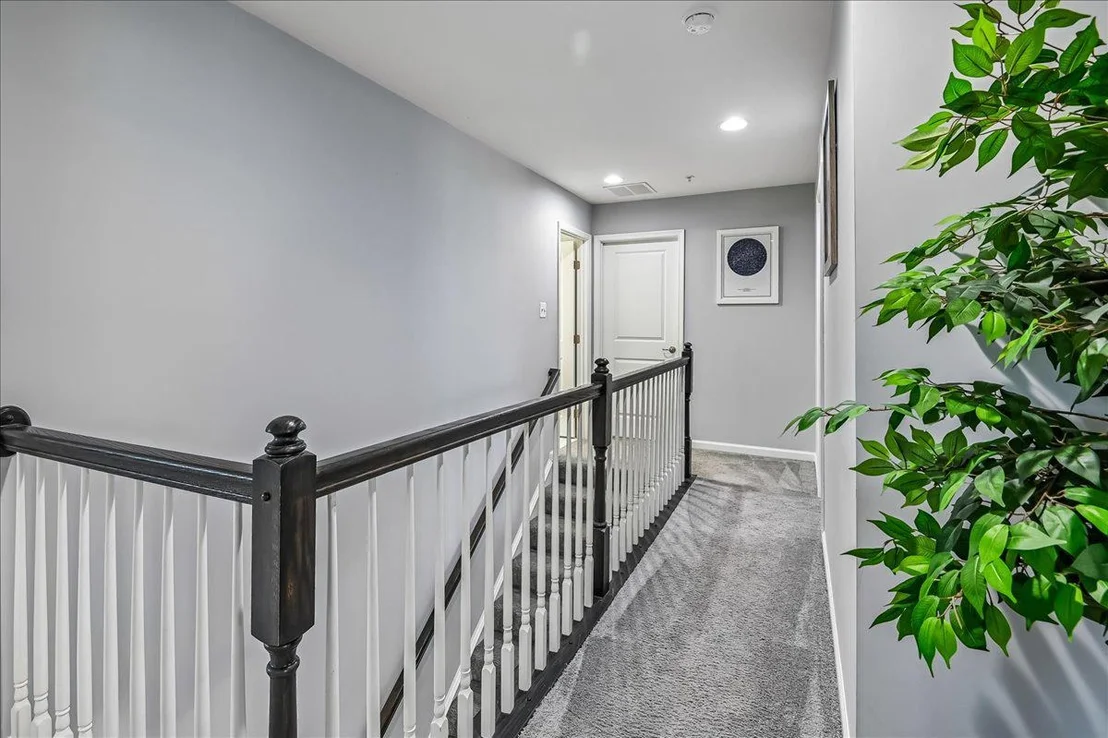 Photo of 8124 MEADOWGATE CIRCLE