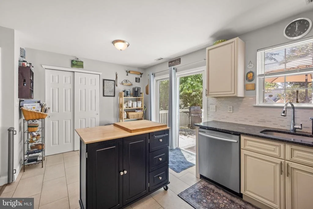 Photo of 64 OAKTON DRIVE