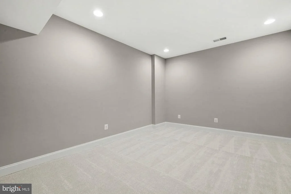 Photo of 8404 STONEWALL DRIVE
