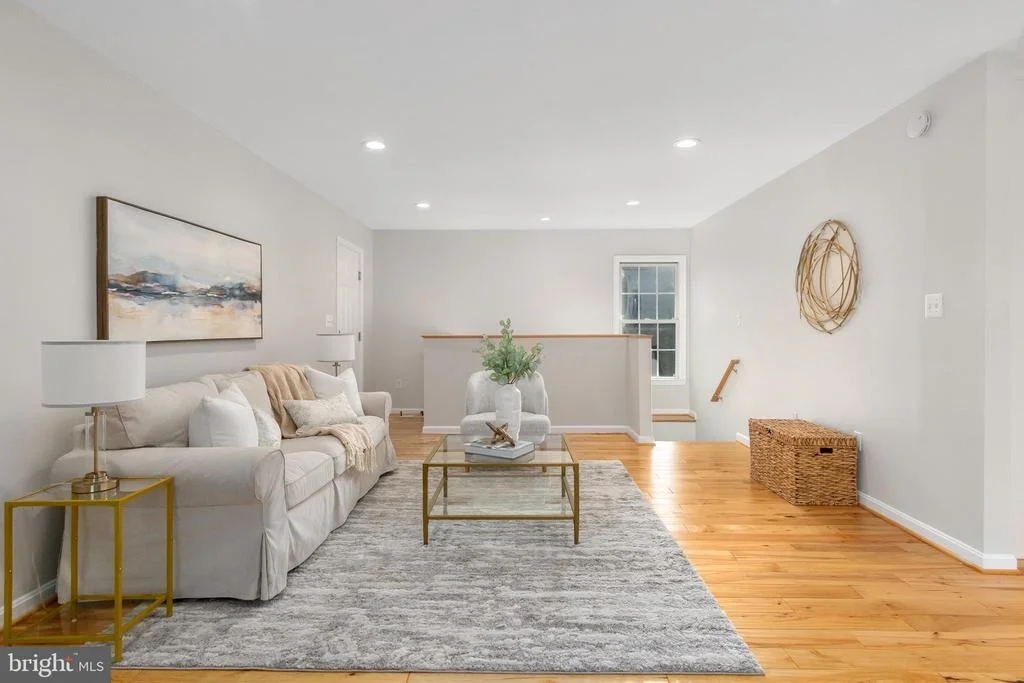 Photo of 8613 HOLLOW ROAD