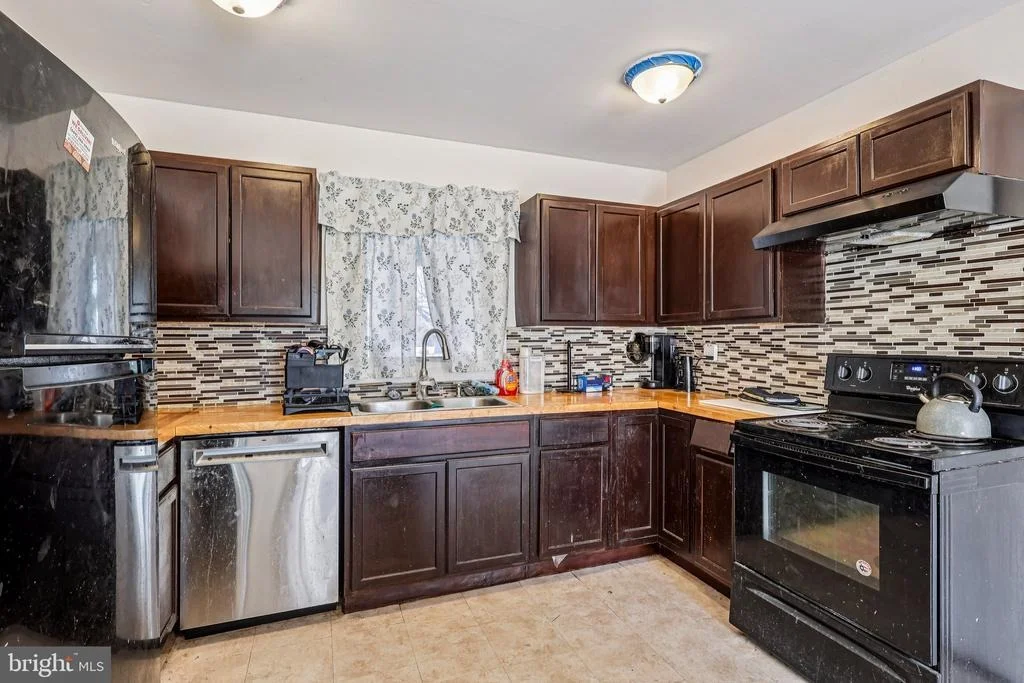 Photo of 32 MILLBROOK DRIVE