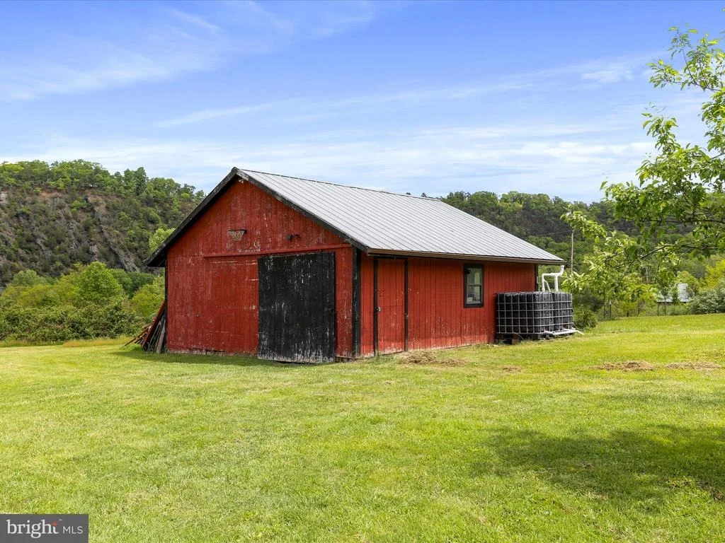 Photo of 1063 GEORGE ARNOLD LANE
