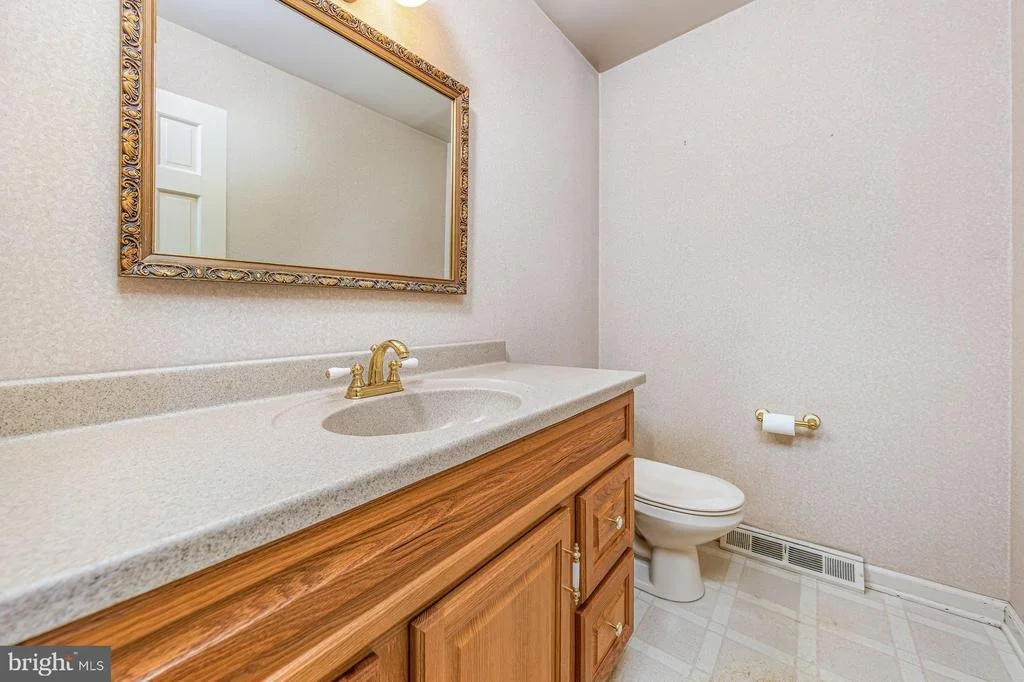 Photo of 73 COLONIAL TERR