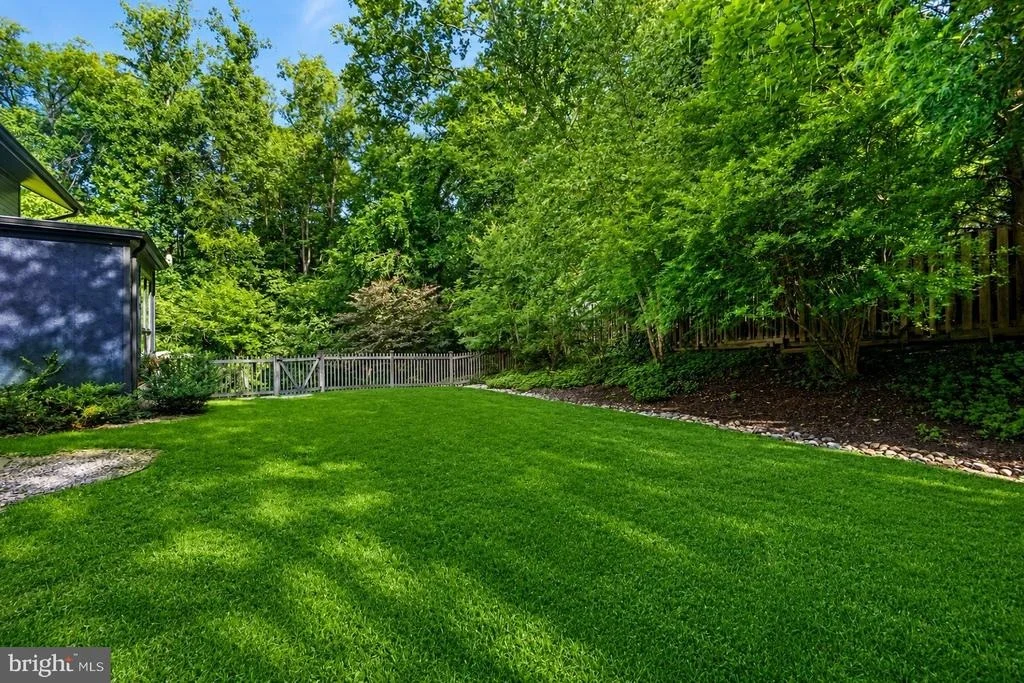 Photo of 8025 RIVERSIDE DRIVE