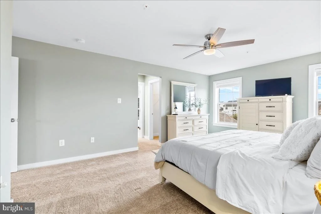 Photo of 1010 SAXTON DRIVE