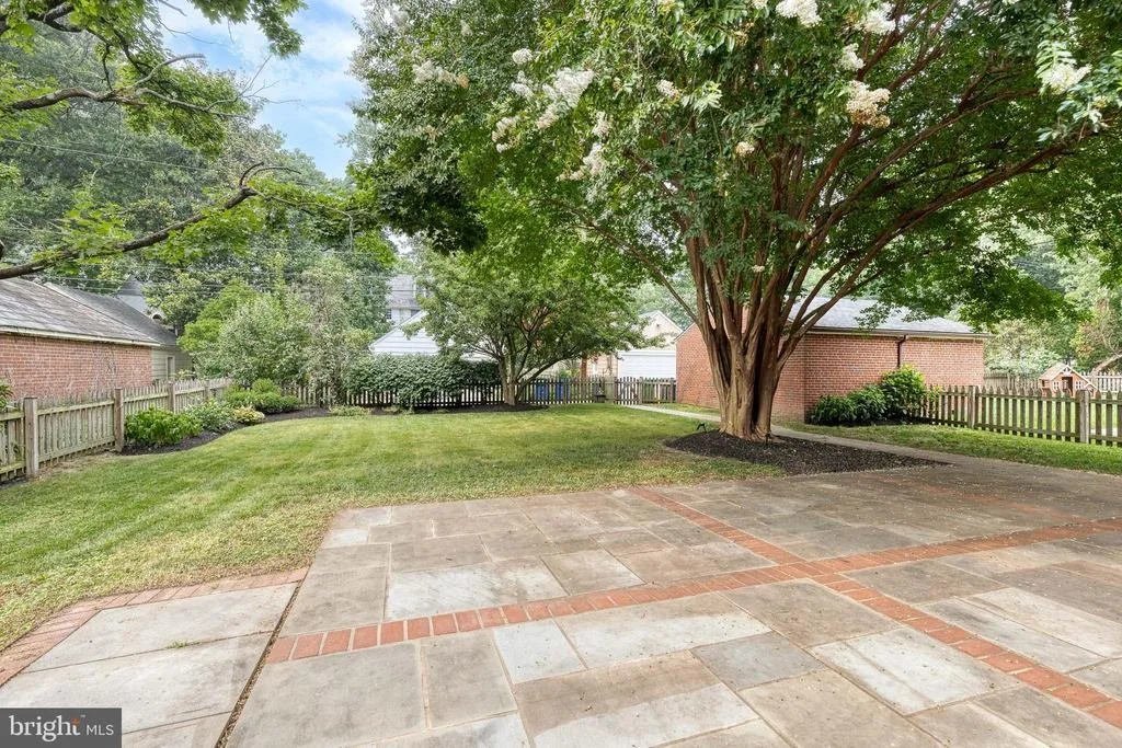 Photo of 336 BROADMOOR ROAD