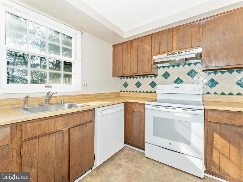 Photo of 158 STONEGATE DRIVE