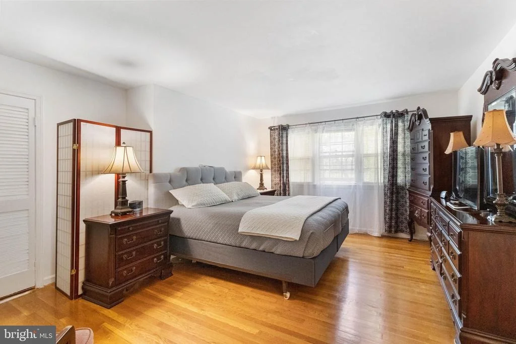 Photo of 2609 VILLAGE LANE