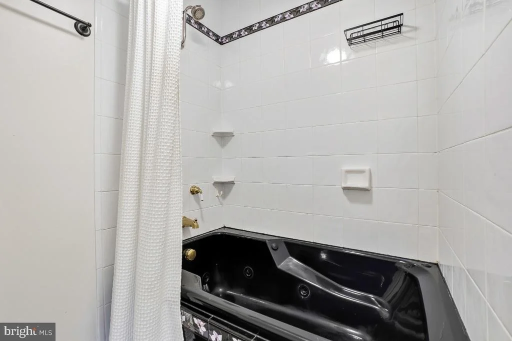 Photo of 8545 PINEWAY COURT