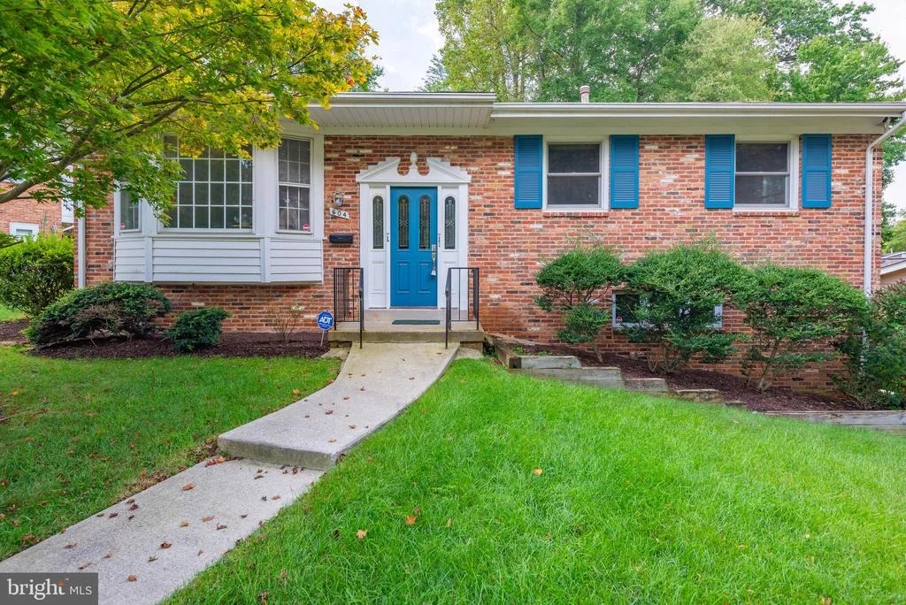 Photo of 604 KENBROOK DRIVE
