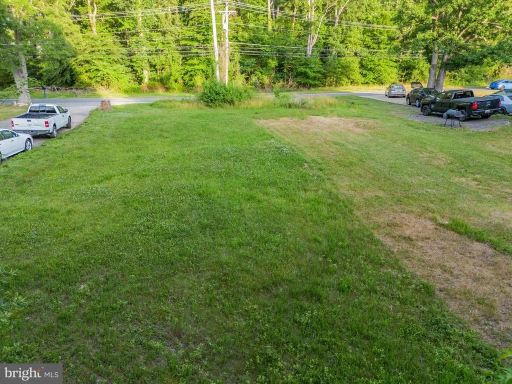 Photo of 8302 DYSON ROAD
