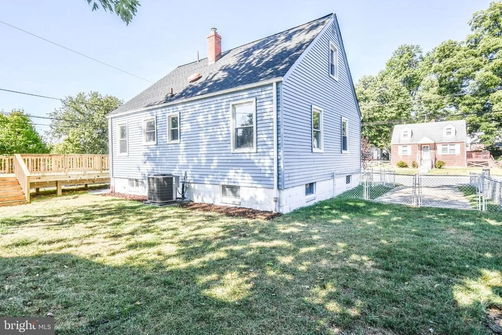 Photo of 9813 BRADDOCK ROAD