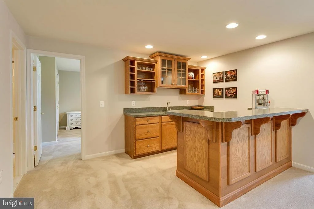 Photo of 619 PINEVIEW COURT