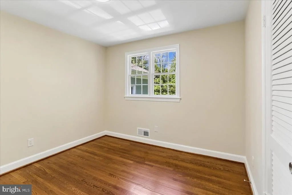 Photo of 12811 LACY DRIVE