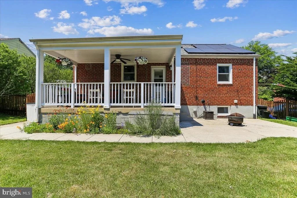 Photo of 1504 CREST ROAD