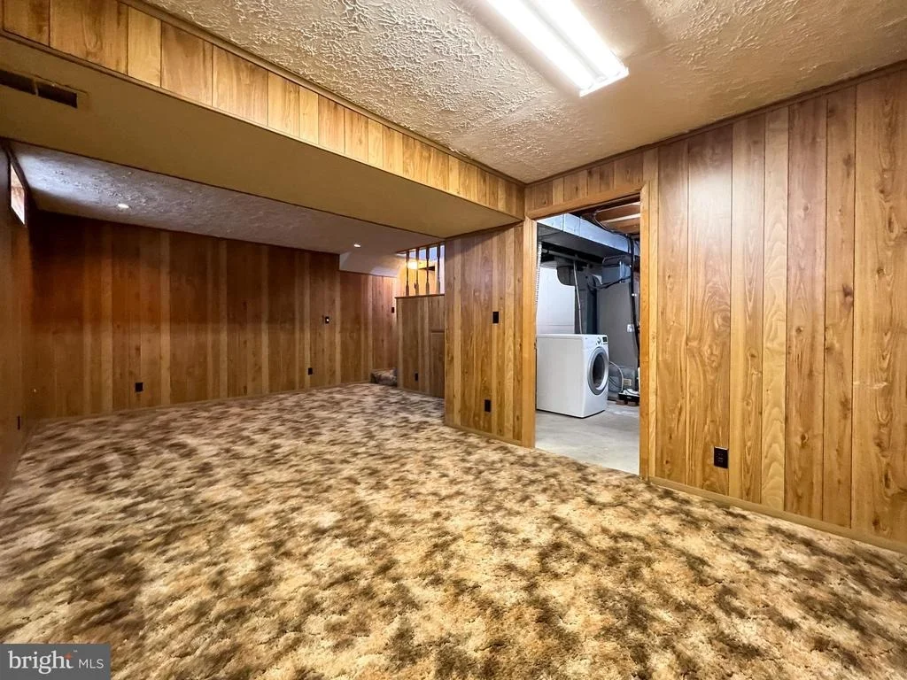 Photo of 1800 LAWNVIEW DRIVE