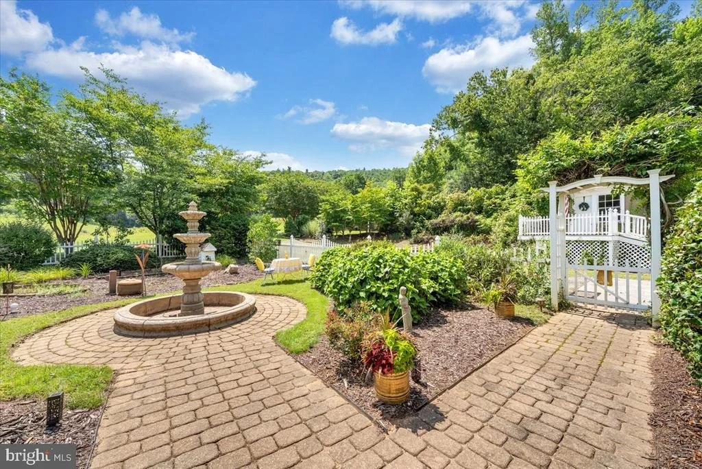 Photo of 2170 LONE IVY ROAD