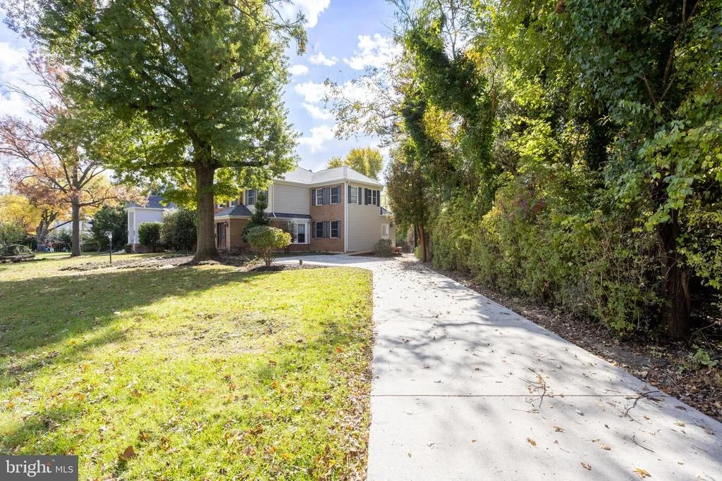 Photo of 3306 LABYRINTH ROAD
