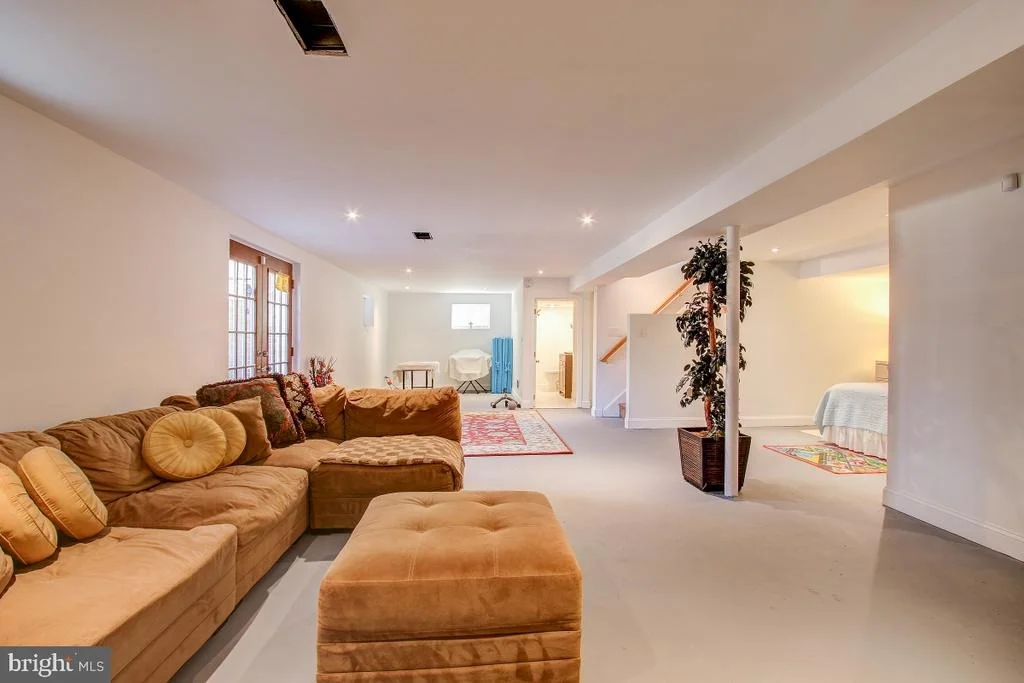 Photo of 14016 SCHAEFFER ROAD