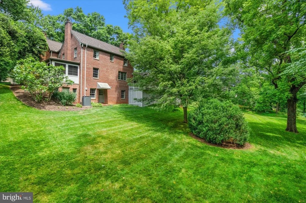 Photo of 1033 SWINKS MILL ROAD