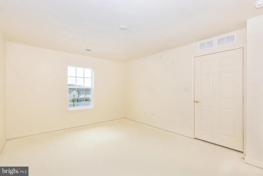 Photo of Unit 2D at 820 WEMBLEY DRIVE