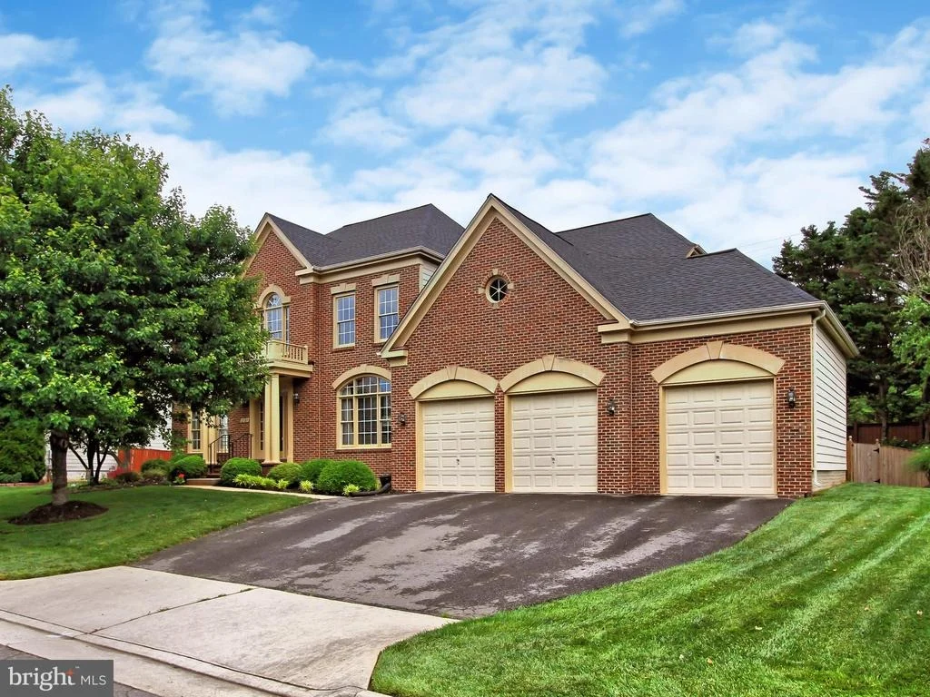 Photo of 2727 ROBALEED WAY