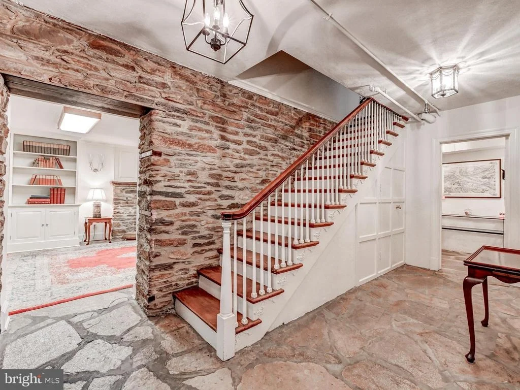 Photo of 1860 CIRCLE ROAD