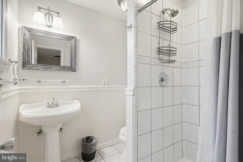 Photo of 1465 RIDGEWAY