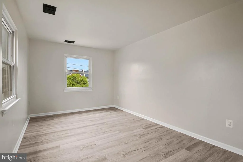Photo of 1229 DELAFIELD PLACE NE