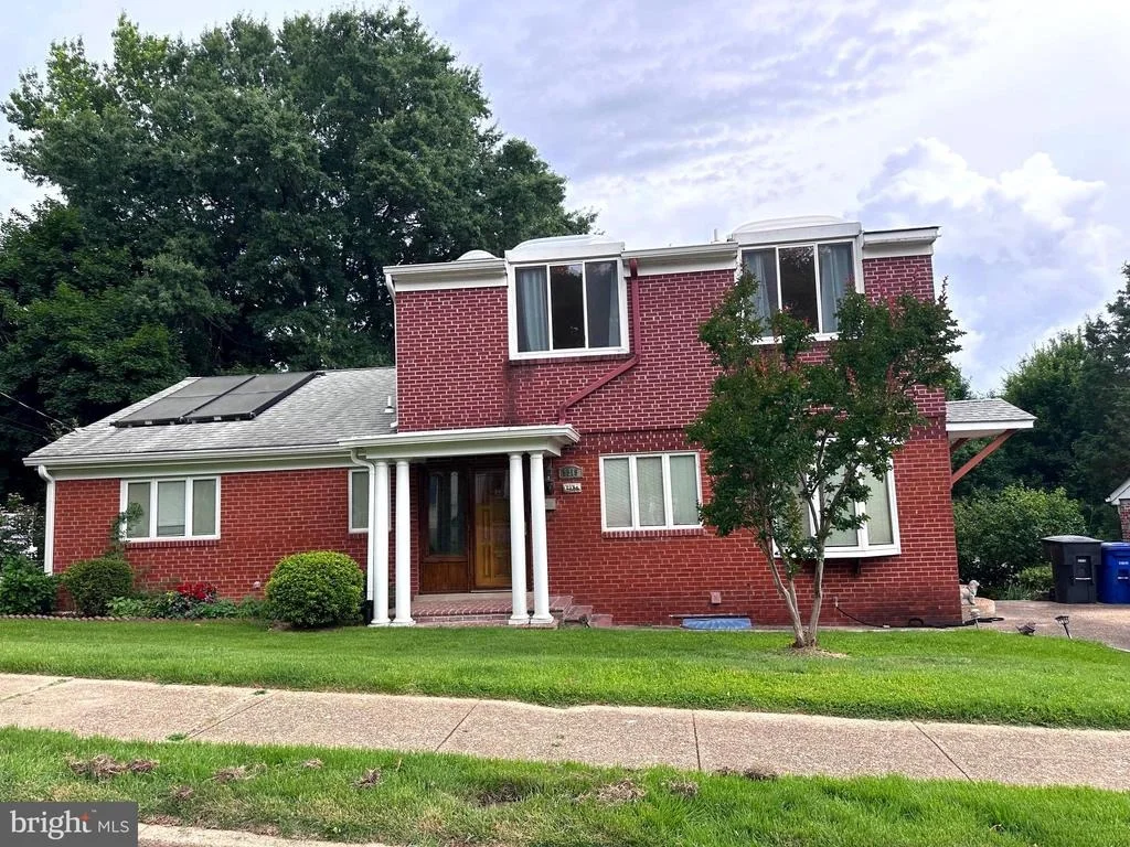 Photo of 5919 5TH ROAD N