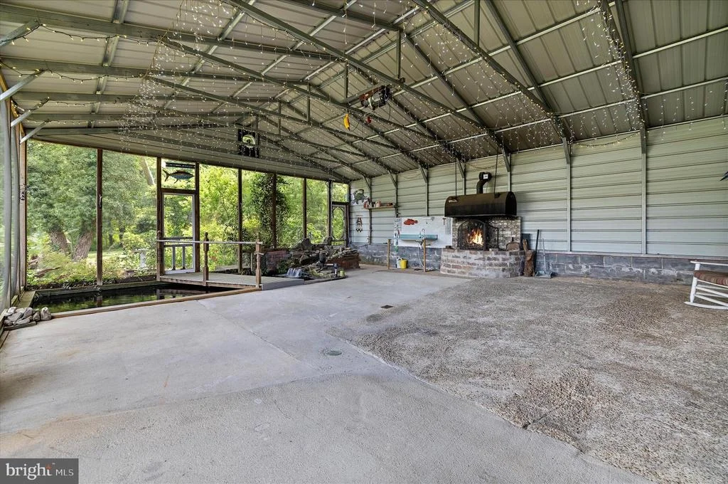 Photo of 8517 NEW CUT ROAD