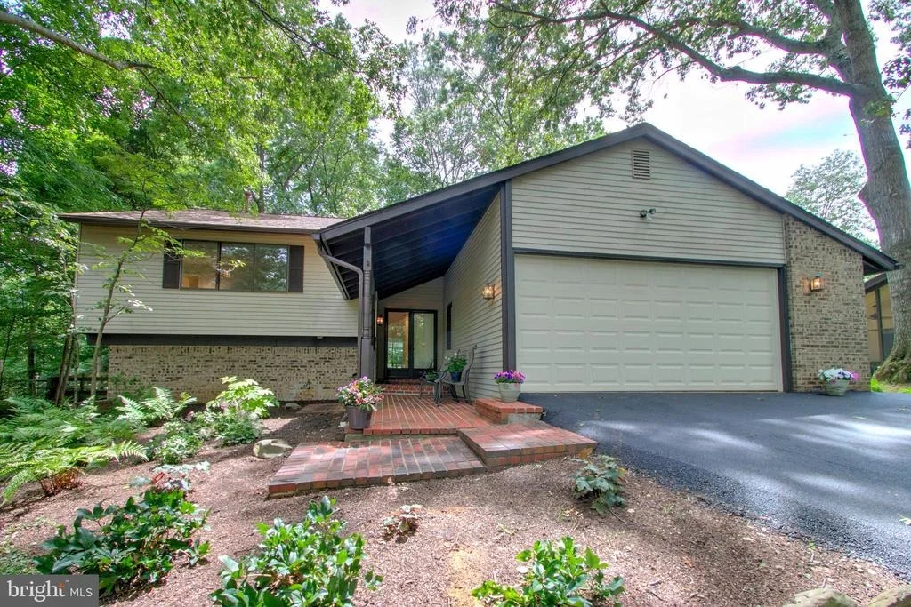 Photo of 11247 HANDLEBAR ROAD
