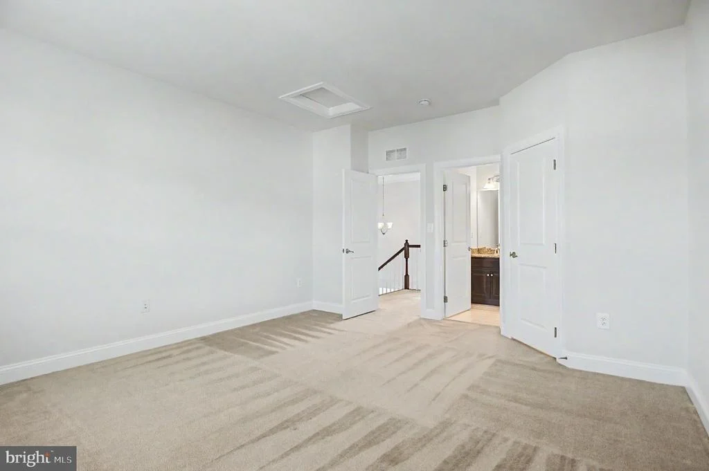 Photo of 26647 FOXWARREN WAY