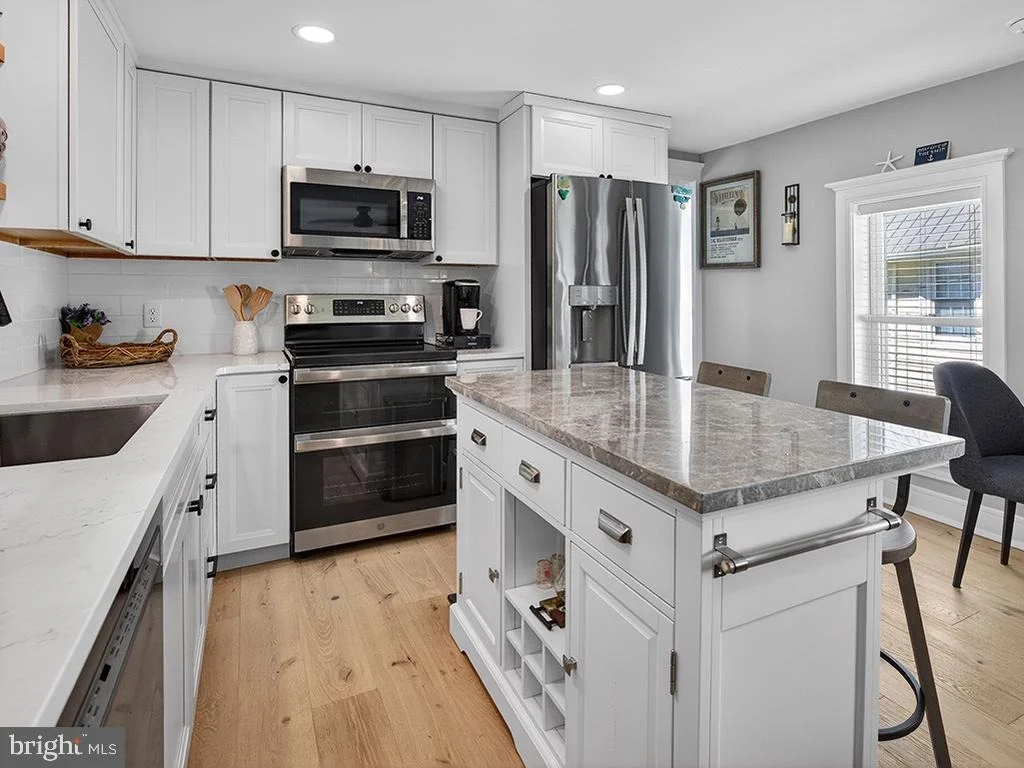 Photo of 412 KINGS HIGHWAY