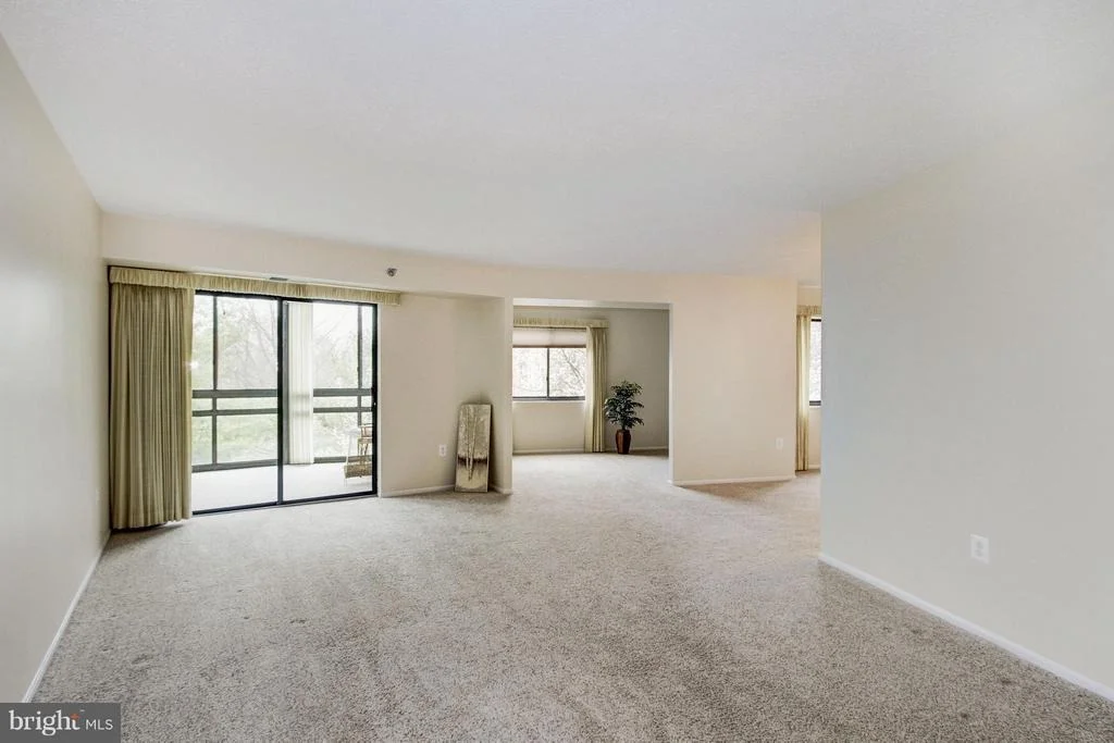 Photo of Unit 3504 at 15115 INTERLACHEN DRIVE