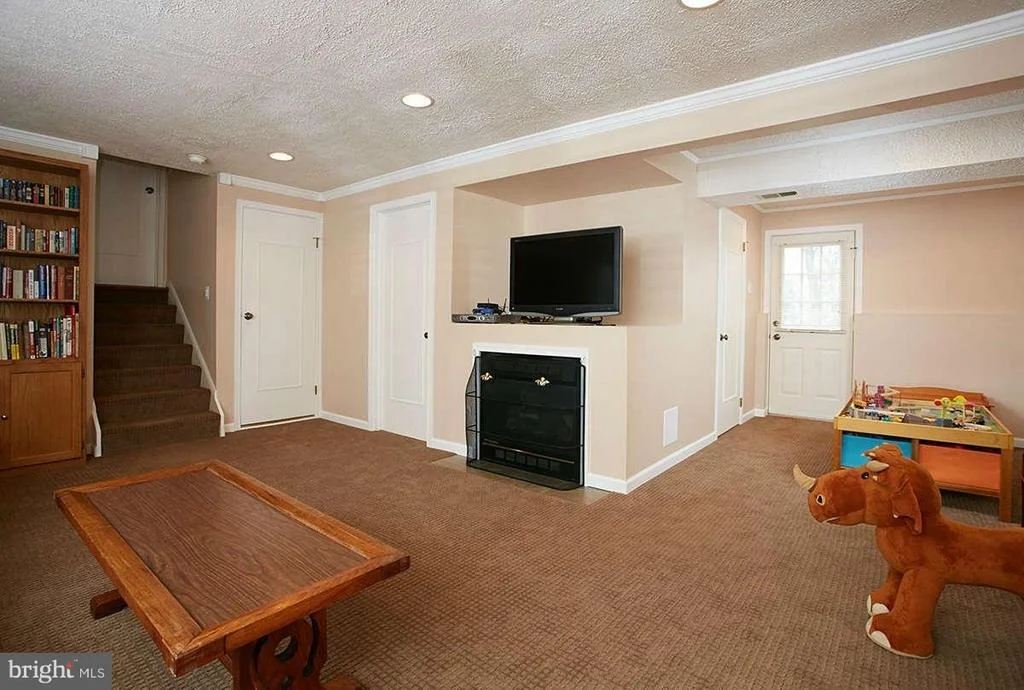 Photo of 7083 JASPER DRIVE