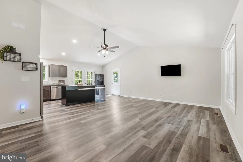 Photo of 898 SEVILLE RD.