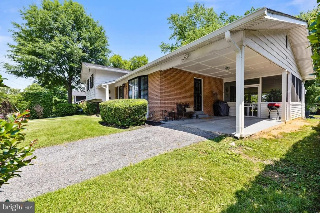 Photo of 6937 NASHVILLE ROAD