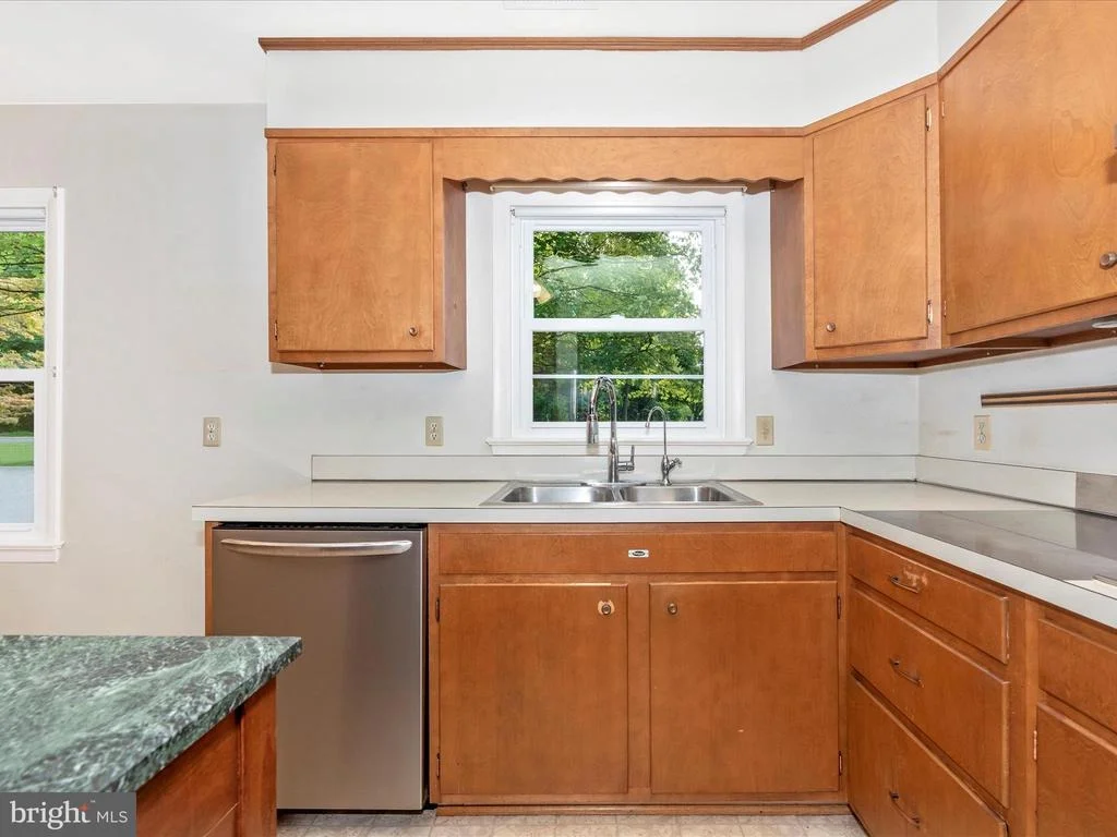 Photo of 7502 RIDGE ROAD